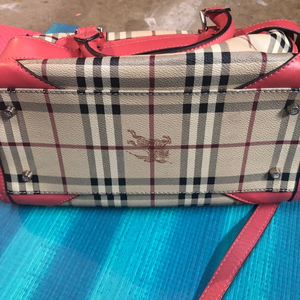 Burberry Boston handbag✨ - Picture 4 of 8